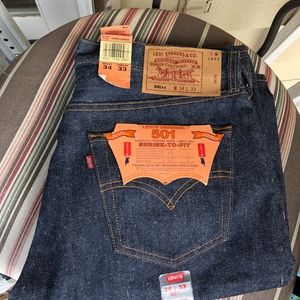 SOLD NWT LEVI 501 BUTTON FLY DENIM JEANS 34 X 33
